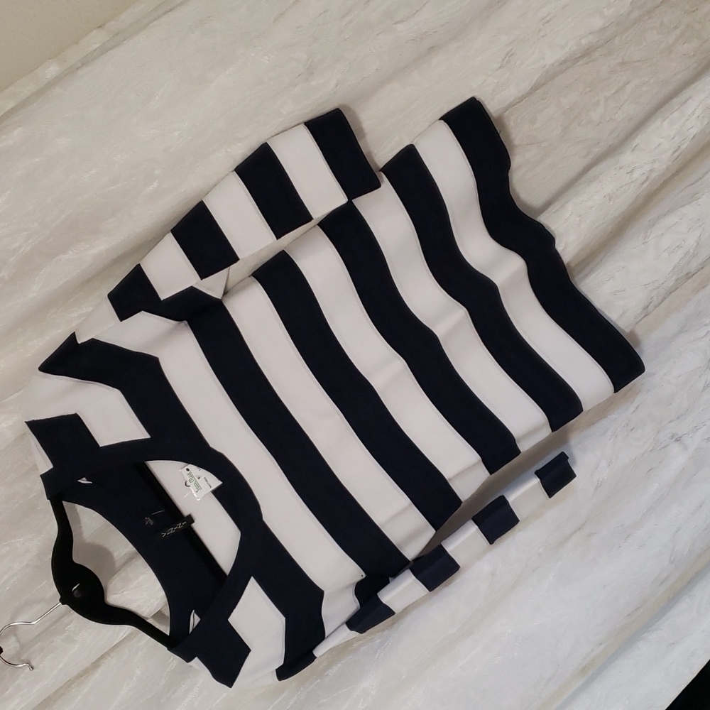 Black/white horizontal knit top